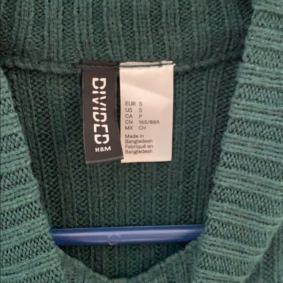 H&M Cropped Green Sweater - Picture 2 of 3